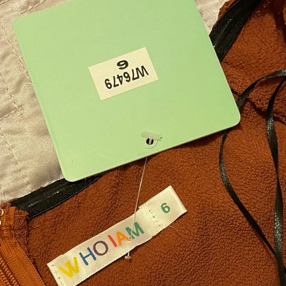 Hello Molly Romper playsuit - Picture 2 of 6